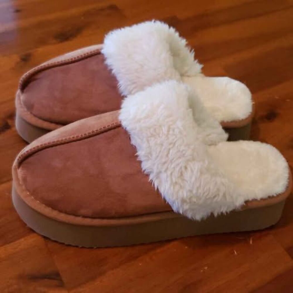 Brown fuzzy slippers size 8